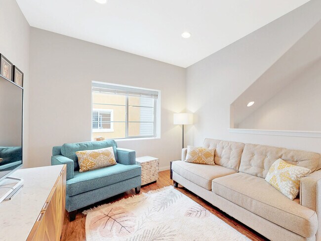 955 Humbert Ave, San Luis Obispo, CA 93401 - photo 2