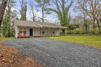 855 Dodge St S E, Smyrna, GA 30080