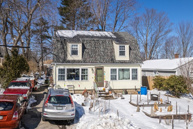 31 Hutchinson St in Ligonia.