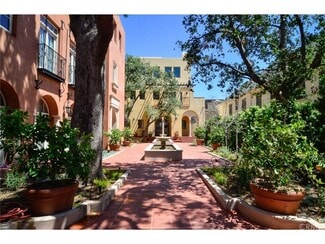 218 S Oakland Ave, Pasadena, CA 91101