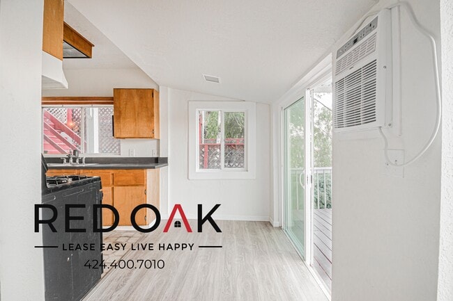 476 1/2 Crane Blvd unit 476 1/2, Los Angeles, CA 90065 - photo 2