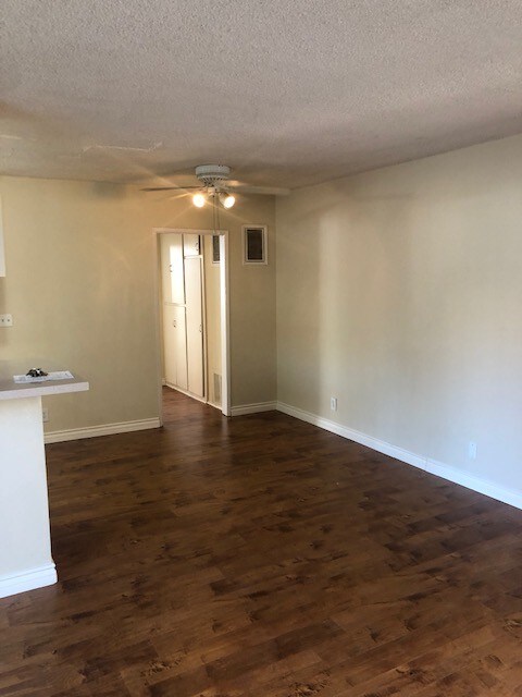 15810 Vanowen St unit 2 br, Van Nuys, CA 91406 - photo 6