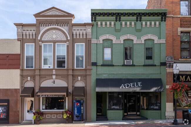 Many of the buildings in historic Stillwater date to the late 1800's.