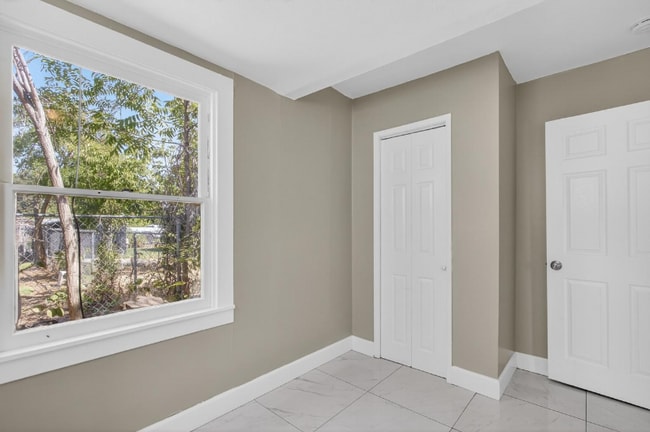 5080 Enrico Blvd unit 1, Sacramento, CA 95820 - photo 7