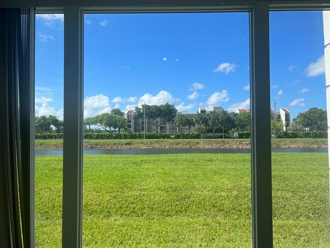 2851 N Oakland Forest Dr unit 108, Oakland Park, FL 33309 - photo 4