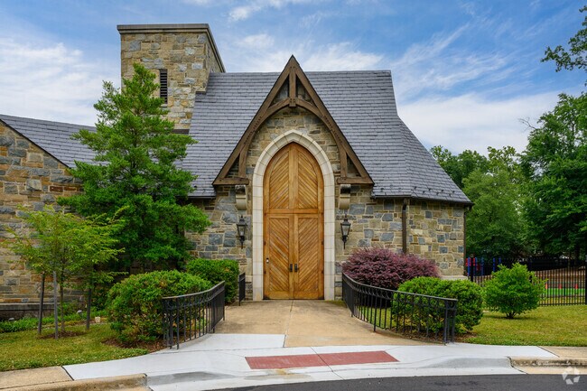 Grace Episcopal School is one of several quality education centers in Alexandria.