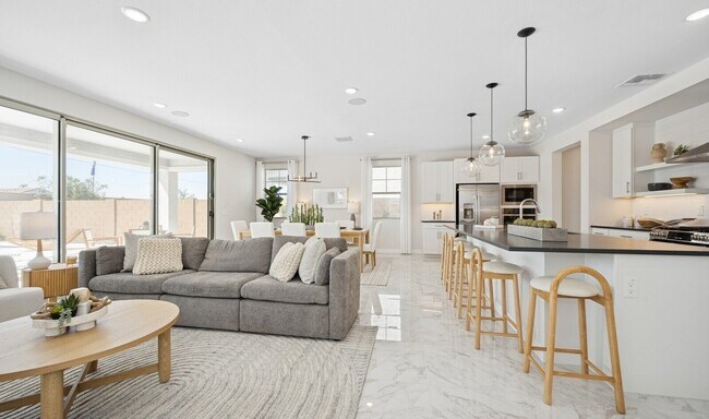 8042 W Royal Palm Rd, Peoria, AZ 85345 - photo 6