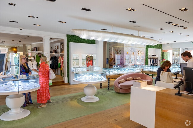 Aqualane Shores features clothing and jewelry boutiques, such as Marissa Collections.