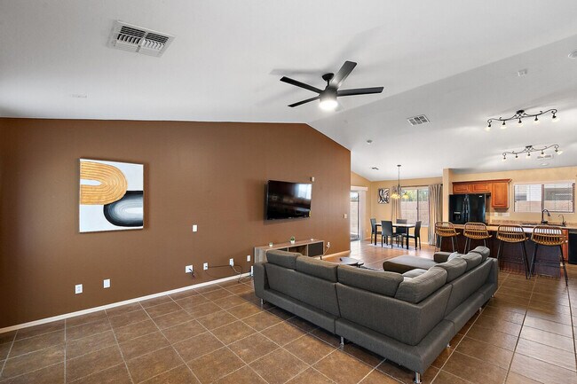 2900 E Mead Dr unit ID1244323P, Gilbert, AZ 85298 - photo 5