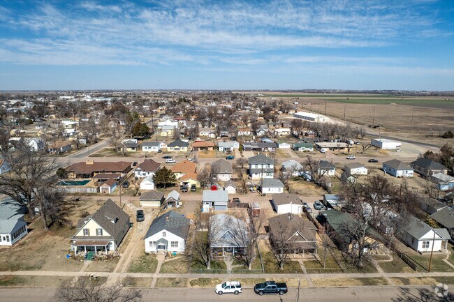 In Great Bend, The median home price is below the national median at around $150,000.