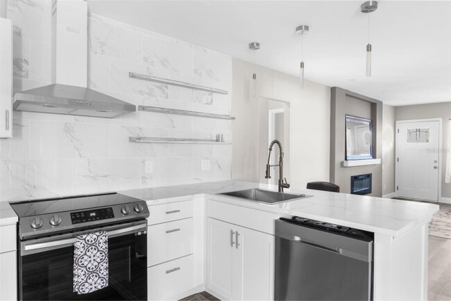 5318 9th Ave N, Saint Petersburg, FL 33710 - photo 5