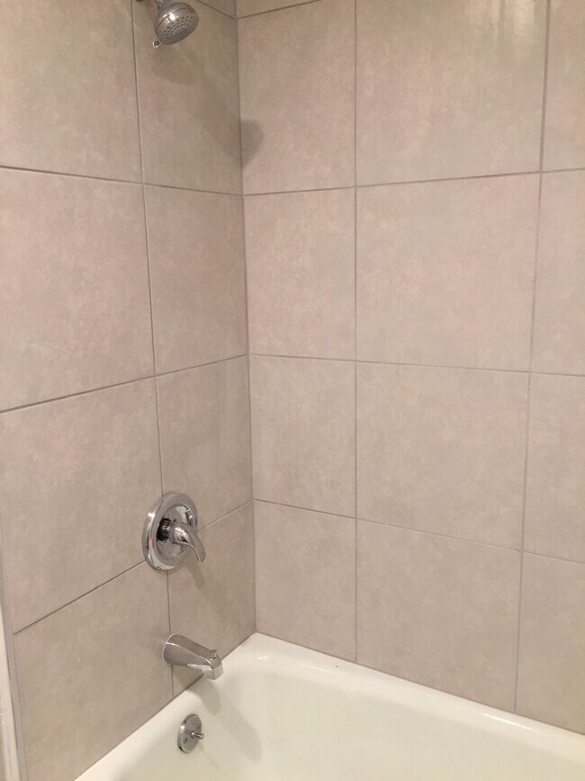 16588 Vine St unit B, Hesperia, CA 92345 - photo 7