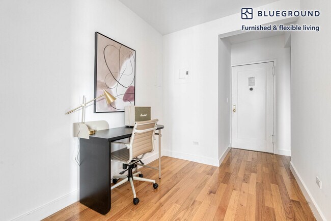 364 W 18th St unit FL4-ID18, New York, NY 10011 - photo 5