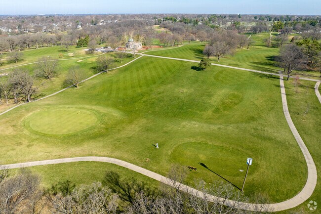 Waveland Woods neighbors the century-old Waveland Golf Course in Des Moines.
