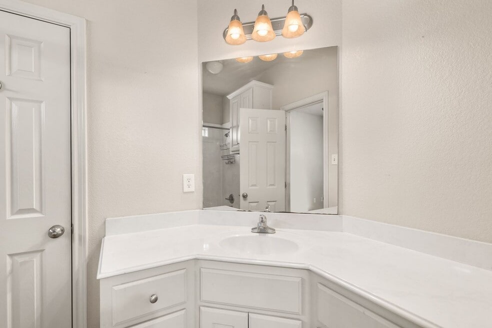 Available August 2026! Charming 4 Bed, 2.5...