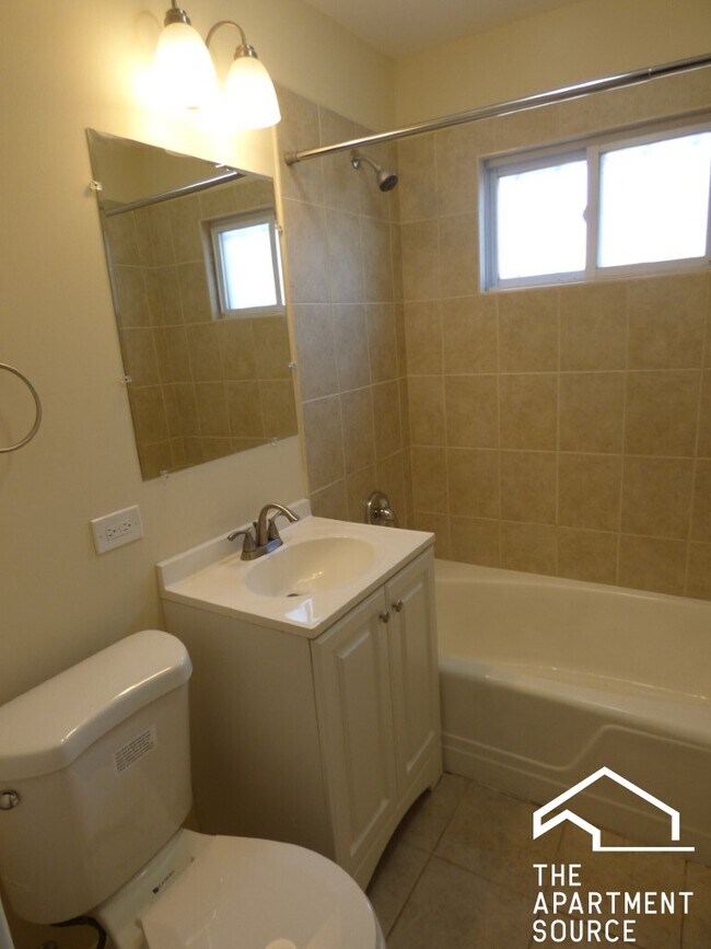 1630 W Estes Ave unit 1F, Chicago, IL 60626 - photo 7