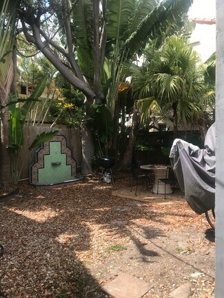 2816 Pine Tree Dr Unit 1, Miami Beach, FL 33140