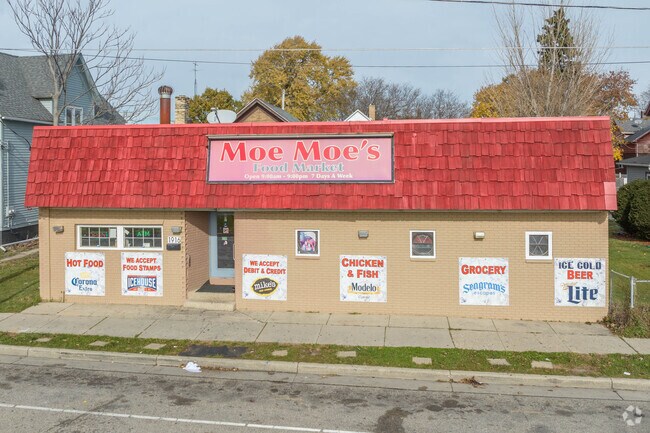 For convenience, Uptown has Moe Moe's Food Market.