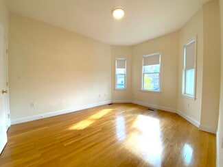 20 Clarendon St Unit 1, Watertown, MA 02472