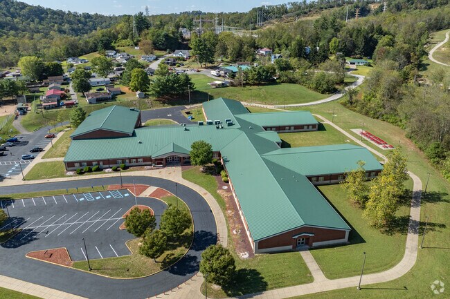Niche gives Bellaire Middle School an overall rating of a B.