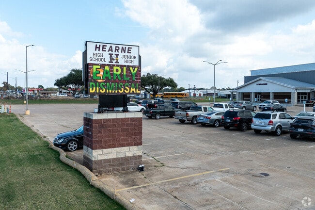 Hearne Junior High School shares the same campus with Hearne High School.