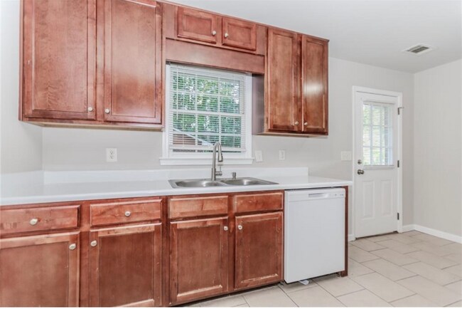 8184 Magnolia Dr unit 1, Jonesboro, GA 30238 - photo 6