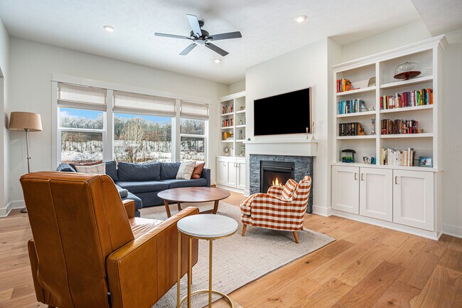 0 Designer Series St unit 36447613, Jenison, MI - photo 3