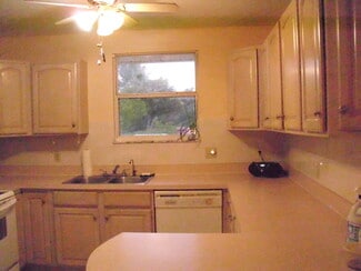 1662 Drew St, Clearwater, FL 33755