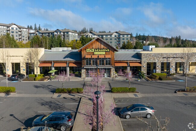 New Seasons Market in Neighboring Happy Valley