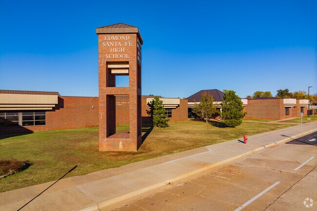 Santa Fe High School provides education in the neighborhood of Santa Fe.