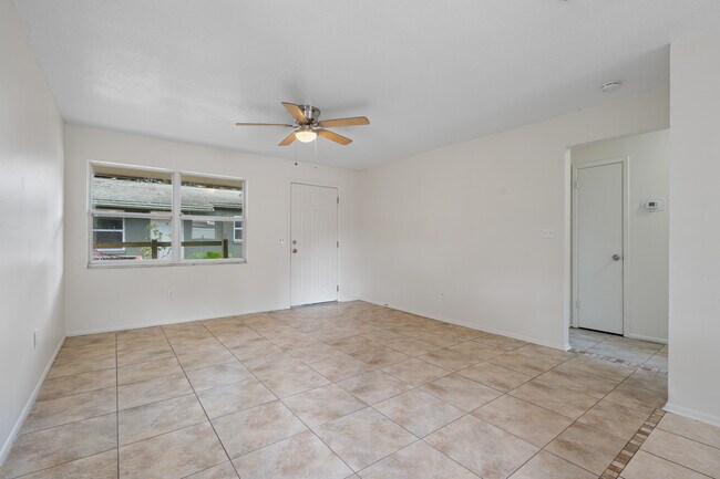 15718 Morgan St unit B, Clearwater, FL 33760 - photo 5
