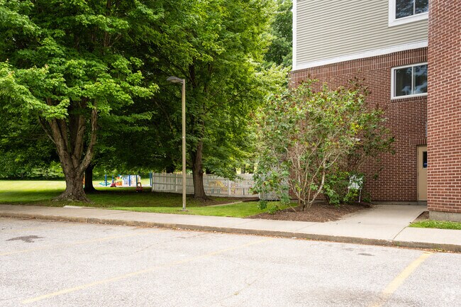 Exploring personalized learning at Mayflower Montessori School, enriching childhood in Norwich.