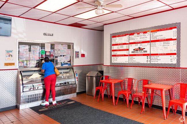 Visitors to Jody B's in Berkeley enjoy the retro feel of the dining area.