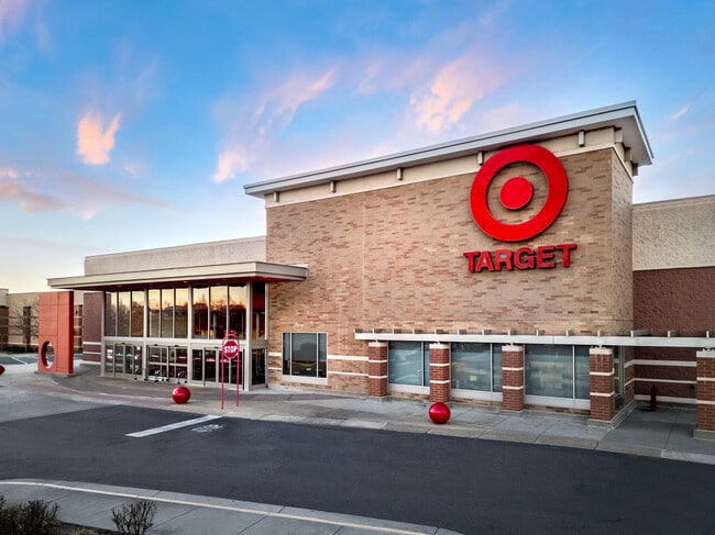 Laurel Park is conveniently located under 4 miles from everyday conveniences like Target, Martin's grocery store, TJ Maxx, PetSmart, Chick-Fil-A, Starbucks and more! Join the Interest List today.