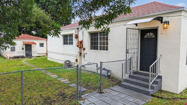 321 NE 169th St, North Miami Beach, FL 33162 - photo 2