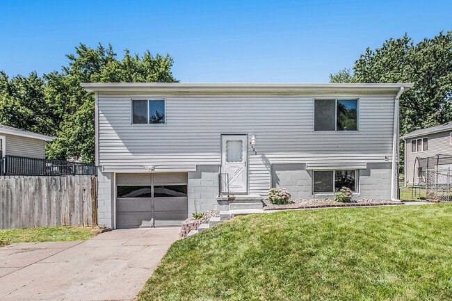 4622 Parkview Dr, Omaha, NE 68134 - photo 2