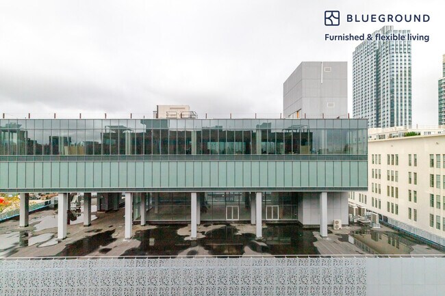 187 Kent Ave unit FL6-ID2039, Brooklyn, NY 11249 - photo 4