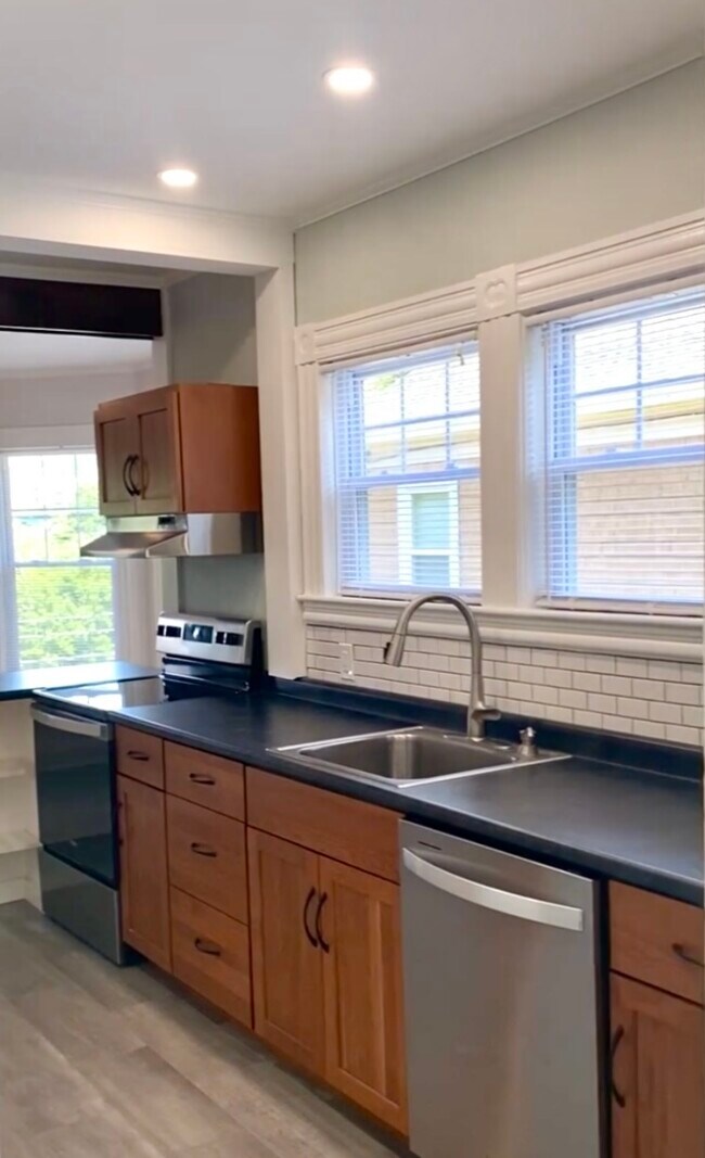 71 Arsenal St Unit 2, Augusta, ME 04330