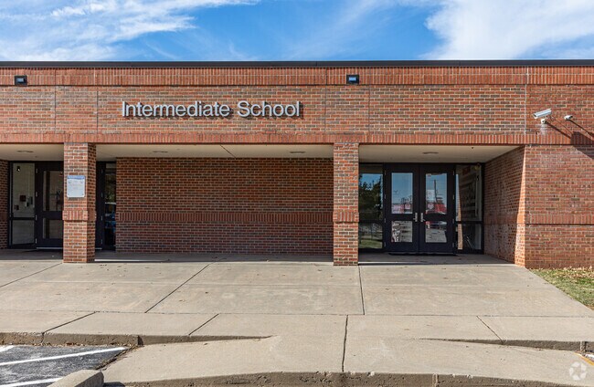 Middle Schoolers can attend Lexington Middle School in nearby Lexington, OK.