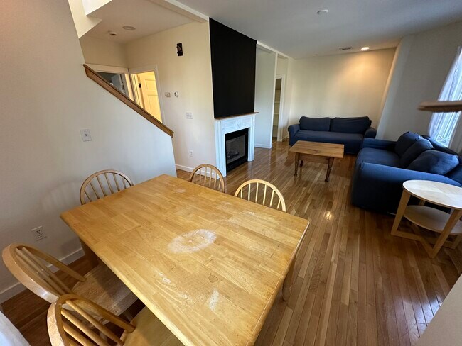 21 Radnor Rd, Boston, MA 02135 - photo 4