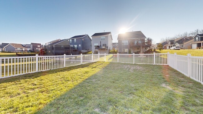 401 Rolling Meadow Dr, Eureka, MO 63025 - photo 2