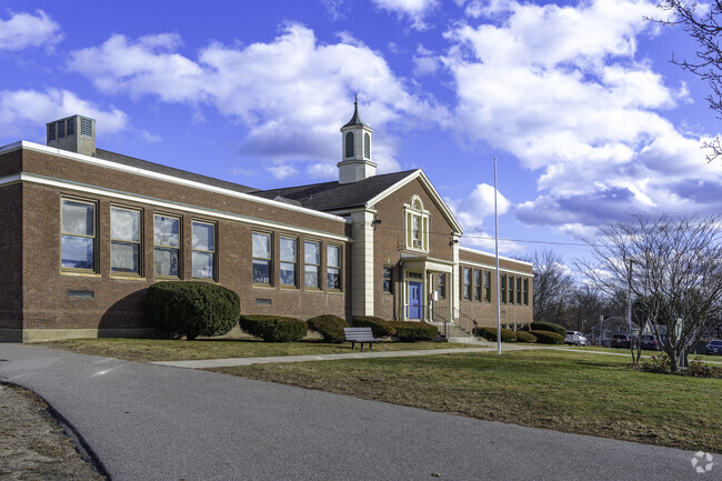 Cornelius M. Callahan Elementary School: Community hub, academic excellence.