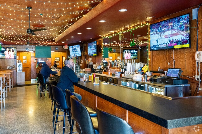 Stop into Fifth Quarter Tap to watch the game near East Hazel Crest.