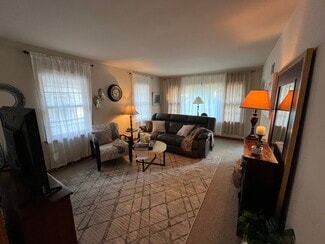 220 E Wilbur Ave Unit Lower, Milwaukee, WI 53207