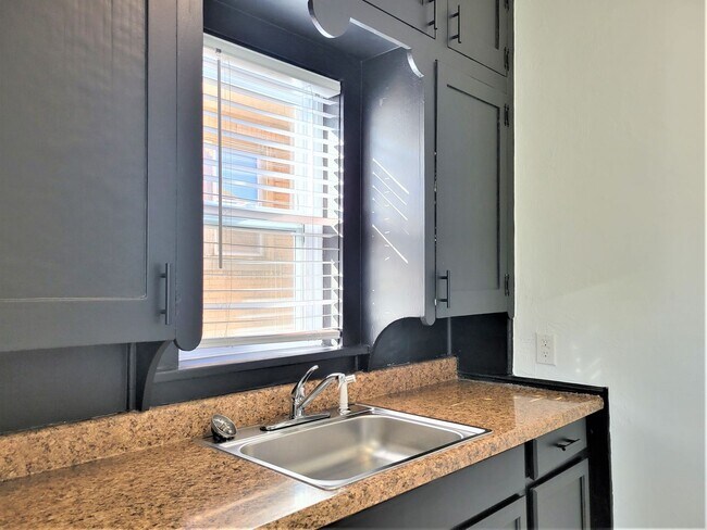 723 East Dr unit 5 ~ P, Oklahoma City, OK 73105 - photo 7