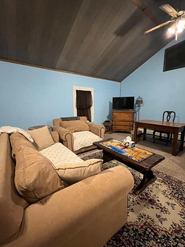 151 Broadway unit 2 Unfurnished, Saranac Lake, NY 12983 - photo 4