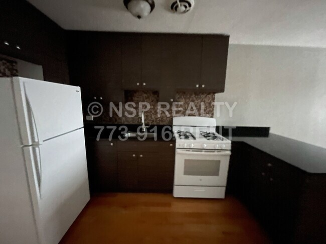 8504 Waukegan Rd unit 3, Morton Grove, IL 60053 - photo 3