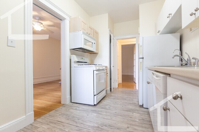 14 Alton Place unit 5, Brookline, MA 02446 - photo 4