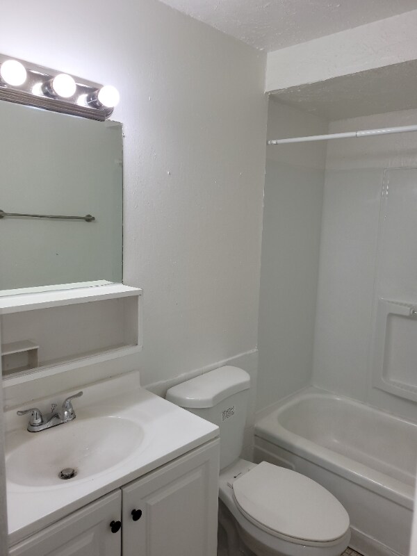 14815-14835 Euclid Ave unit 14815-204, East Cleveland, OH 44112 - photo 6