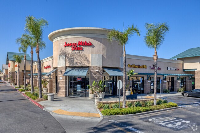 Jersey Mike’s at Gateway Plaza offers a quick lunch near big-box shopping.